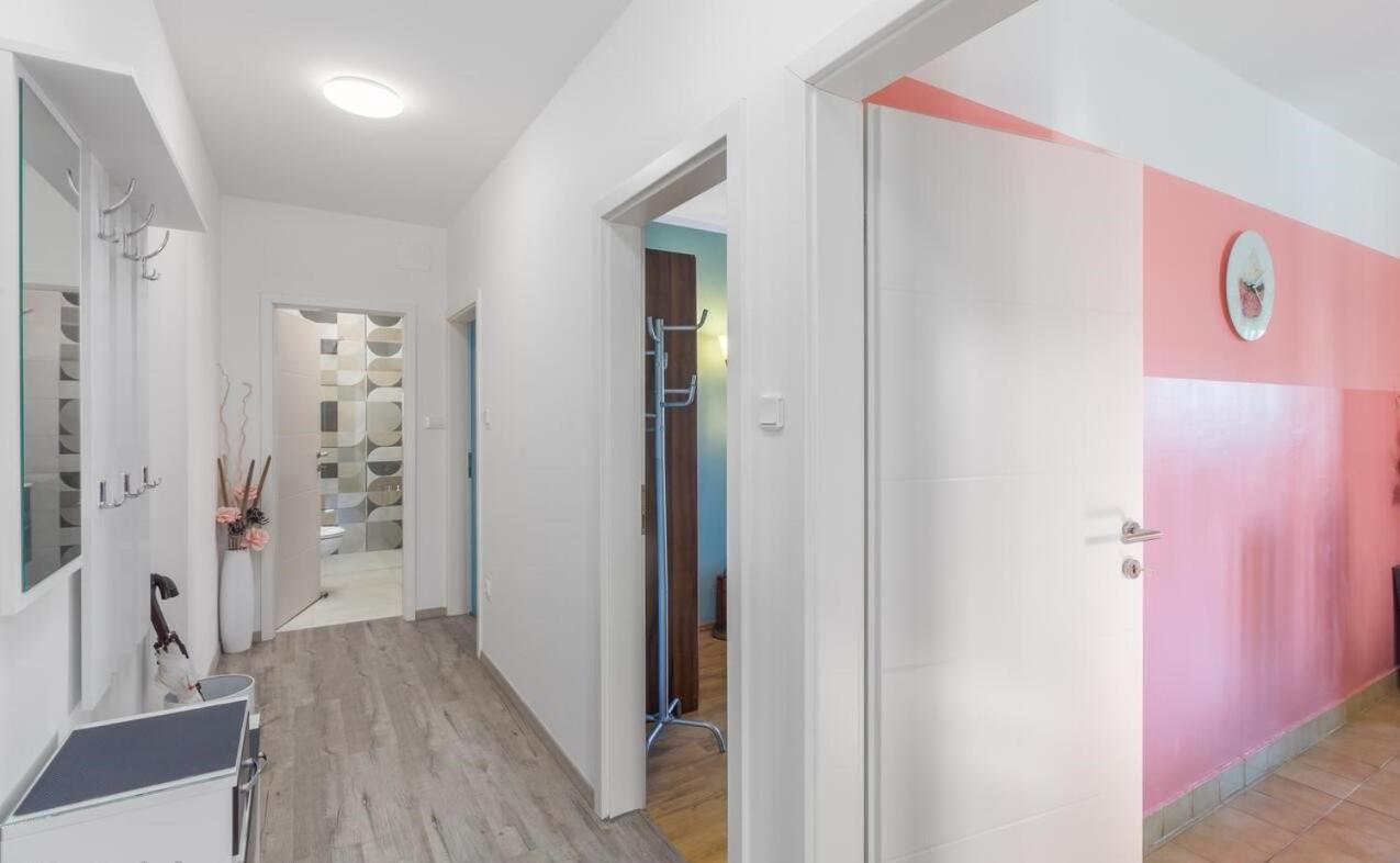 Spacious New App For 5 Persons, Close Beach&City Poreč Exterior foto